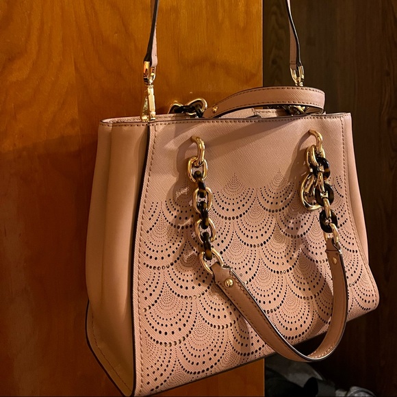 Small pink Michael Kors crossbody - Picture 2 of 3